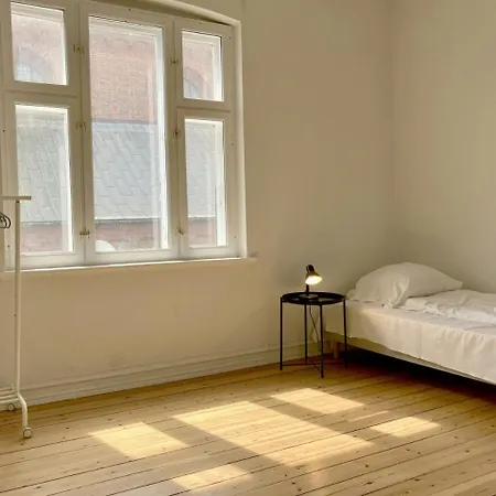 And Spacious For 4 Διαμέρισμα Randers